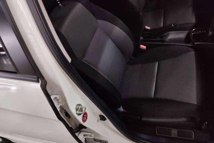 Used Honda Gienia 2017 1.5L CVT Classic Edition Right Front Seat