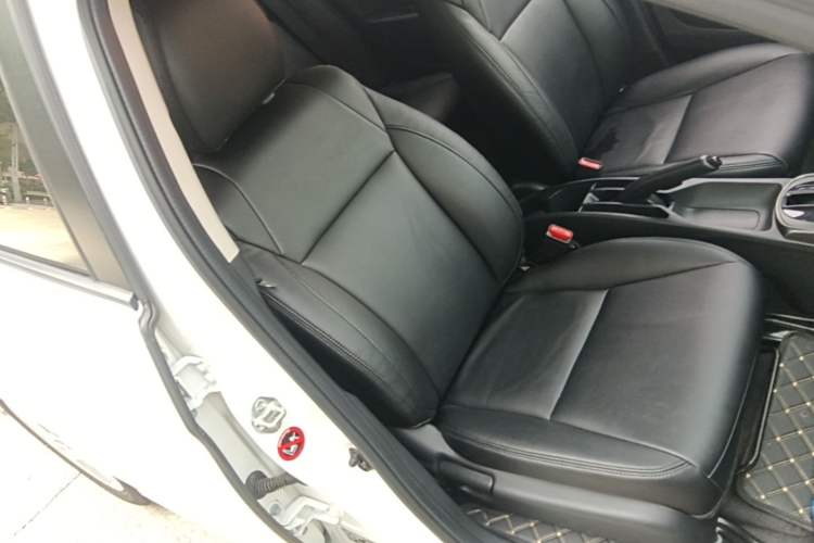Used Honda Gienia 2017 1.5L CVT Classic Edition Right Front Seat