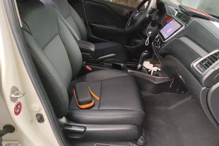 Used Honda Gienia 2017 1.5L CVT Classic Edition Right Front Seat