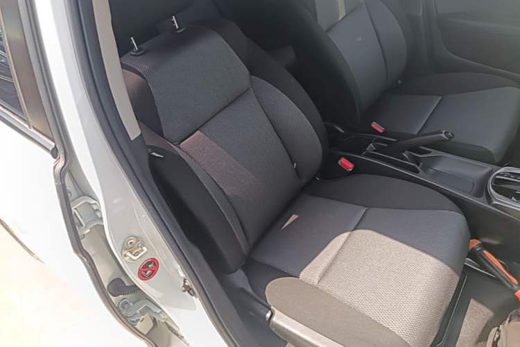 Used Honda Gienia 2017 1.5L CVT Classic Edition Right Front Seat