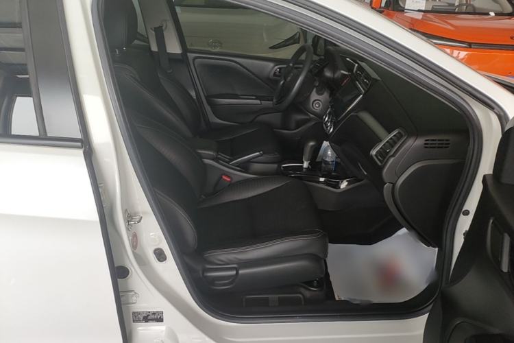 Used Honda Gienia 2017 1.5L CVT Comfort Version Right Front Seat