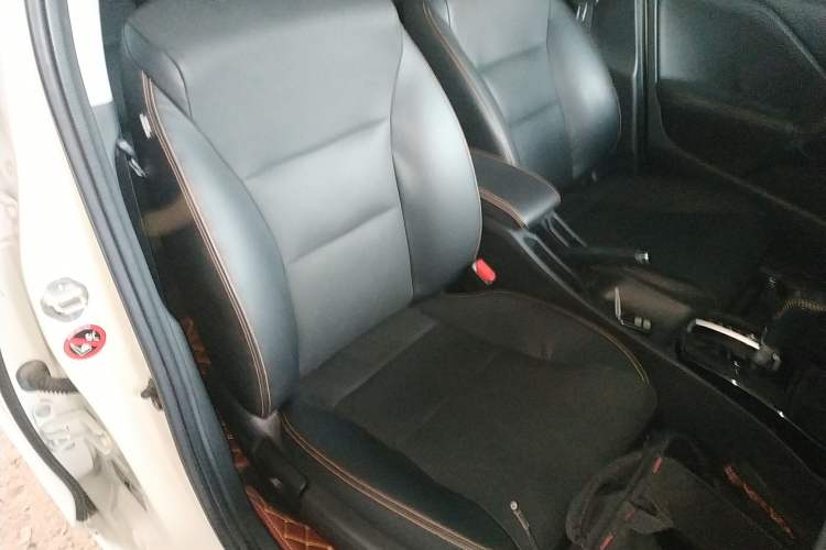 Used Honda Gienia 2017 1.5L CVT Luxury Edition Right Front Seat