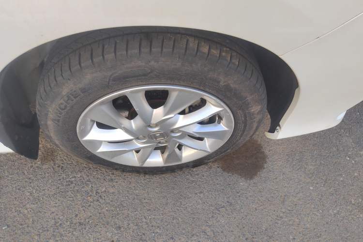 Used Honda Gienia 2017 1.5L CVT Classic Edition Right Front Wheel Hub
