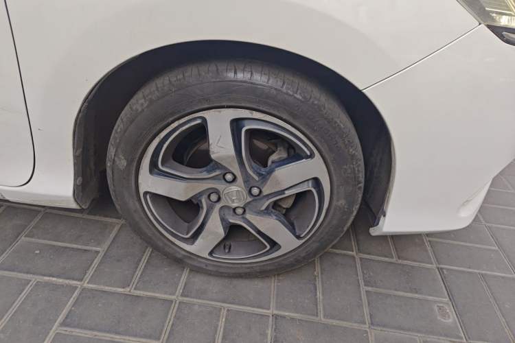 Used Honda Gienia 2017 1.5L CVT Luxury Edition Right Front Wheel Hub