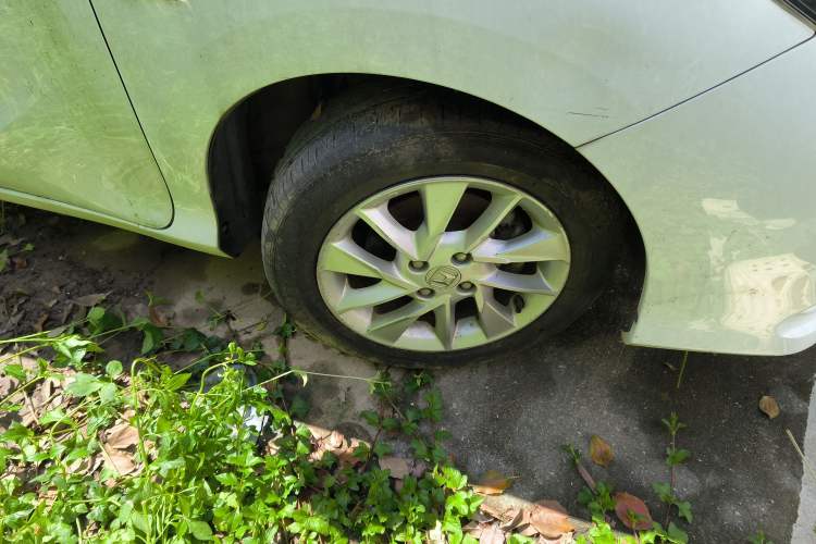 Used Honda Gienia 2017 1.5L Manual Classic Edition Right Front Wheel Hub
