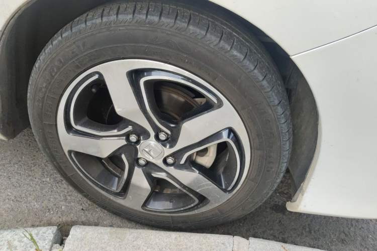 Used Honda Gienia 2017 1.5L CVT Luxury Edition Right Front Wheel Hub