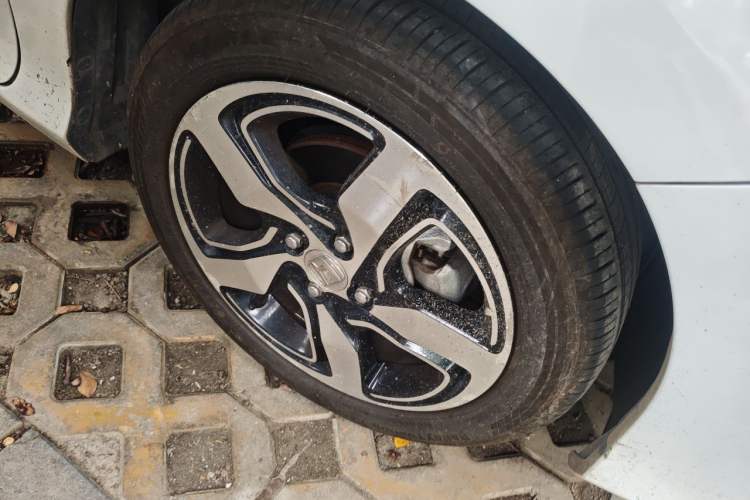 Used Honda Gienia 2017 1.5L CVT Luxury Edition Right Front Wheel Hub