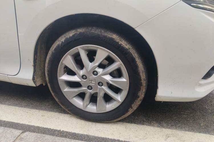 Used Honda Gienia 2017 1.5L CVT Comfort Version Right Front Wheel Hub