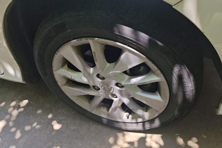 Used Honda Gienia 2017 1.5L CVT Classic Edition Right Front Wheel Hub