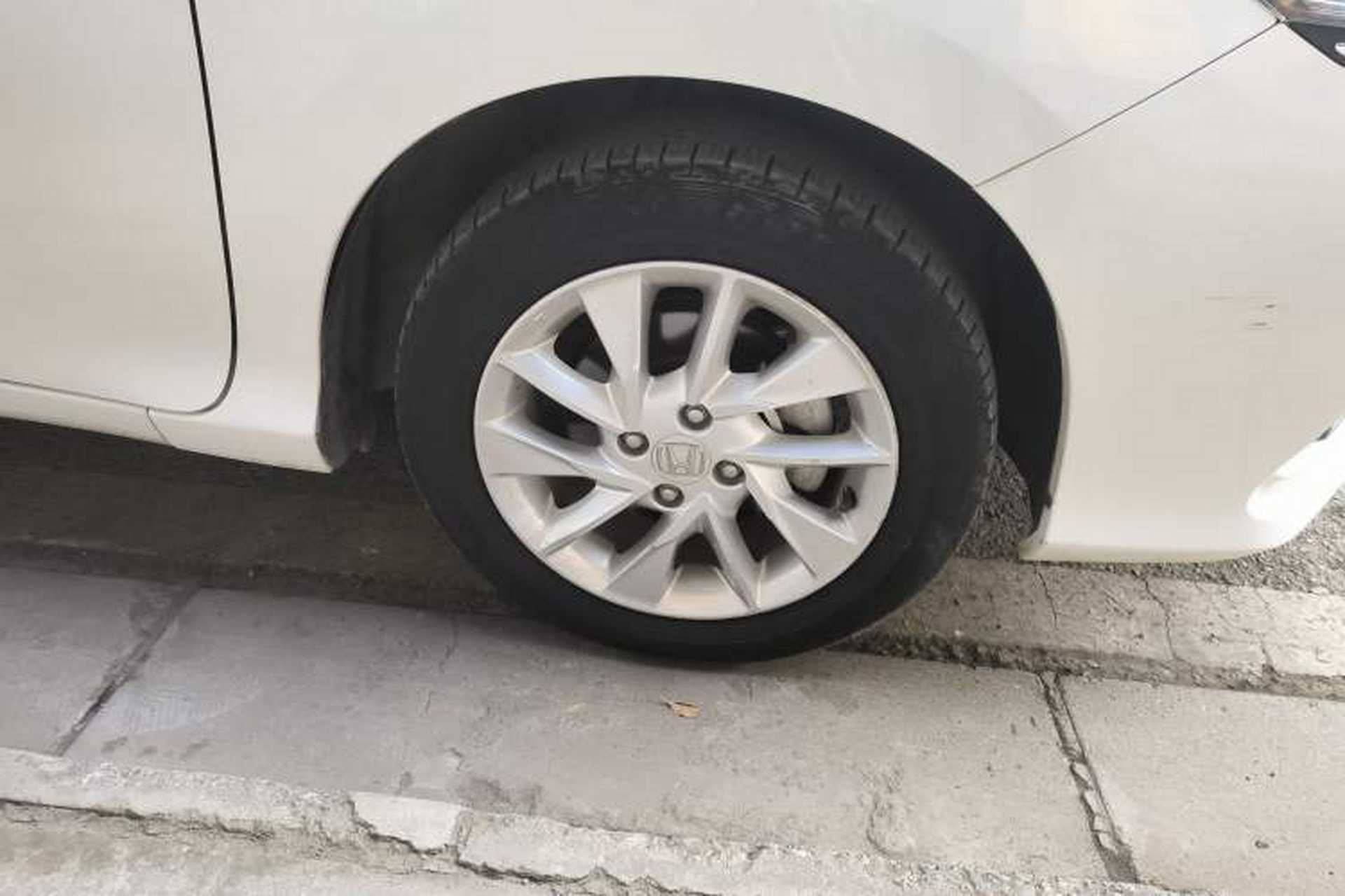 Used Honda Gienia 2017 1.5L CVT Comfort Version Right Front Wheel Hub