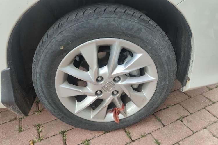 Used Honda Gienia 2017 1.5L CVT Classic Edition Right Front Wheel Hub