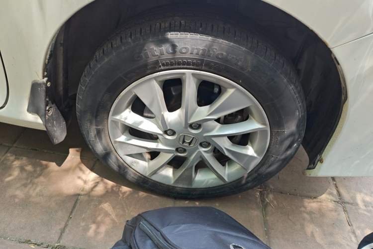 Used Honda Gienia 2017 1.5L CVT Classic Edition Right Front Wheel Hub