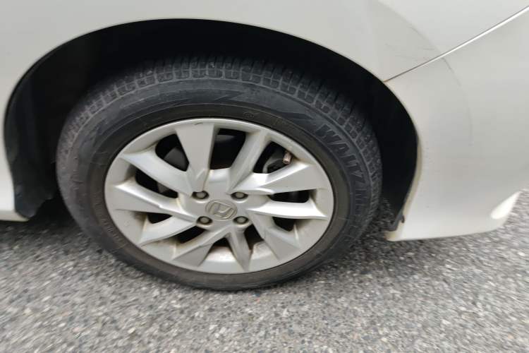 Used Honda Gienia 2017 1.5L CVT Classic Edition Right Front Wheel Hub
