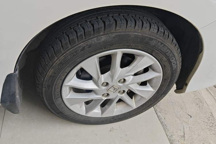 Used Honda Gienia 2017 1.5L Manual Classic Edition Right Front Wheel Hub