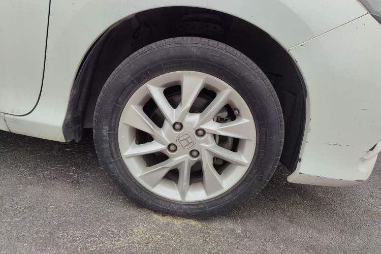 Used Honda Gienia 2017 1.5L CVT Classic Edition Right Front Wheel Hub