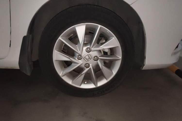 Used Honda Gienia 2017 1.5L Manual Classic Edition Right Front Wheel Hub