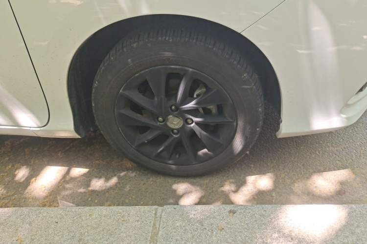 Used Honda Gienia 2017 1.5L CVT Comfort Version Right Front Wheel Hub