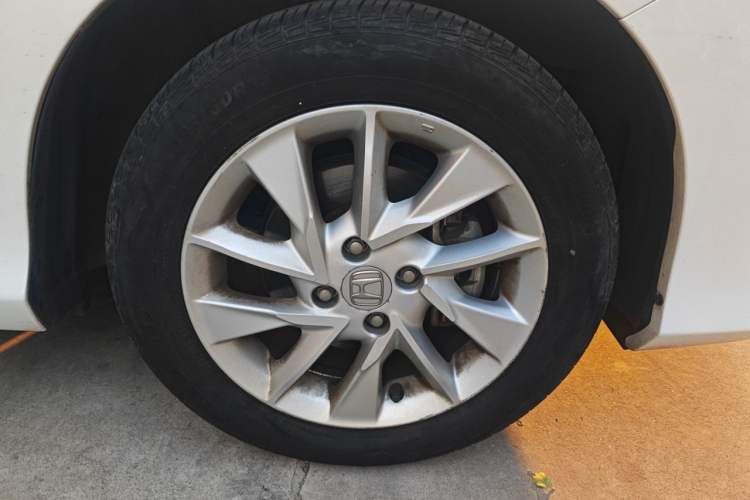 Used Honda Gienia 2017 1.5L CVT Comfort Version Right Front Wheel Hub