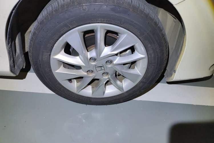 Used Honda Gienia 2017 1.5L CVT Comfort Version Right Front Wheel Hub
