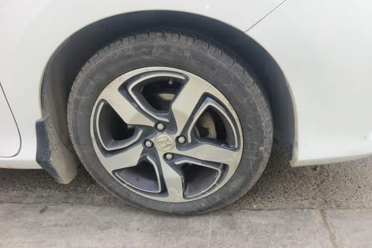 Used Honda Gienia 2017 1.5L CVT Fashion Edition Right Front Wheel Hub