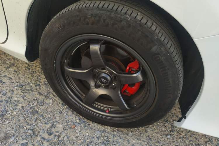 Used Honda Gienia 2017 1.5L CVT Classic Edition Right Front Wheel Hub