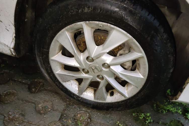 Used Honda Gienia 2017 1.5L CVT Classic Edition Right Front Wheel Hub