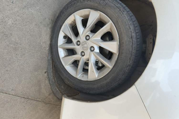 Used Honda Gienia 2017 1.5L CVT Classic Edition Right Front Wheel Hub