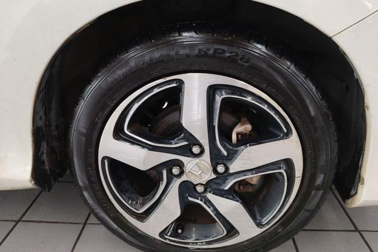 Used Honda Gienia 2017 1.5L CVT Fashion Edition Right Front Wheel Hub