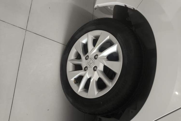 Used Honda Gienia 2017 1.5L CVT Classic Edition Right Rear Wheel Hub