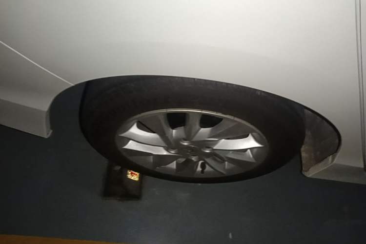 Used Honda Gienia 2017 1.5L CVT Classic Edition Right Rear Wheel Hub