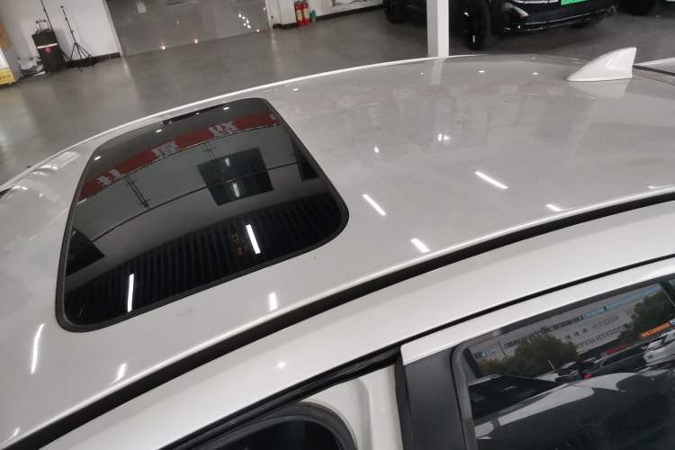 Used Honda Gienia 2017 1.5L CVT Fashion Edition Roof