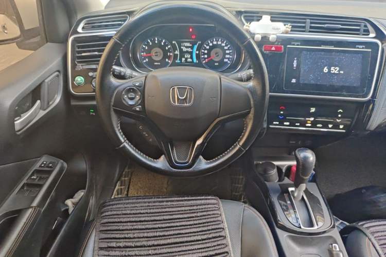 Used Honda Gienia 2017 1.5L CVT Luxury Edition Steering Wheel