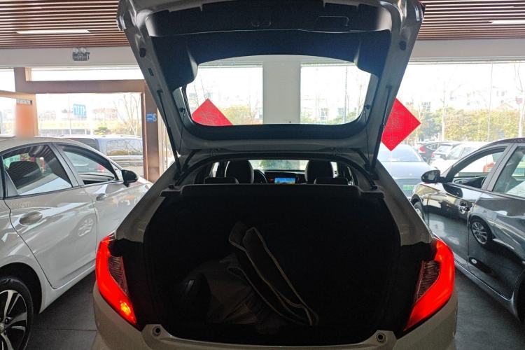 Used Honda Gienia 2017 1.5L CVT Classic Edition Trunk