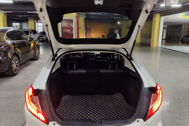 Used Honda Gienia 2017 1.5L CVT Classic Edition Trunk