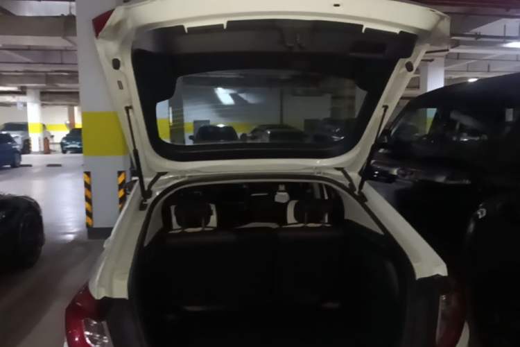 Used Honda Gienia 2017 1.5L CVT Classic Edition Trunk