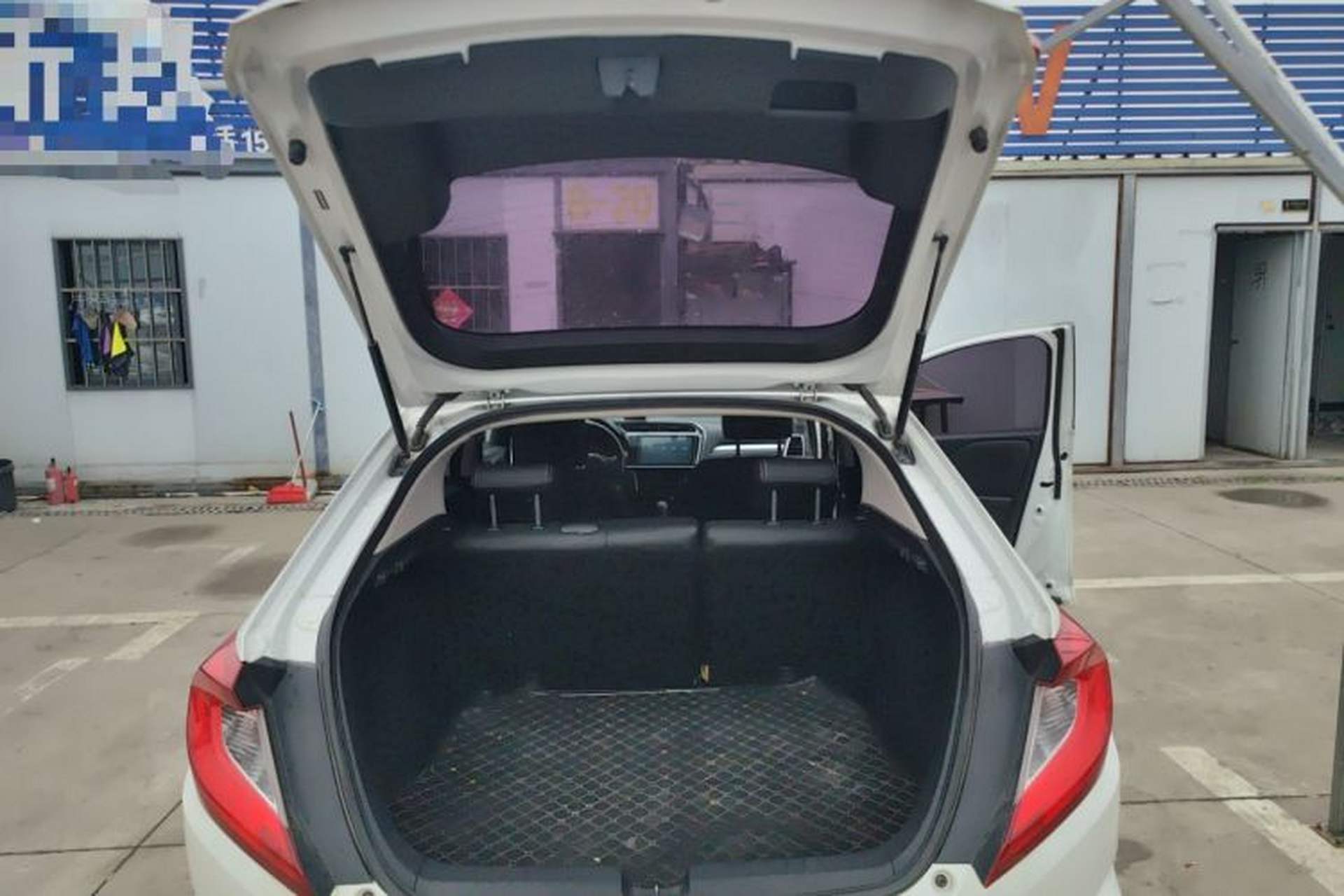 Used Honda Gienia 2017 1.5L CVT Classic Edition Trunk