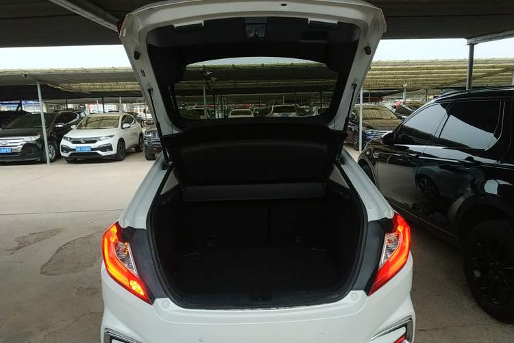 Used Honda Gienia 2017 1.5L CVT Luxury Edition Trunk