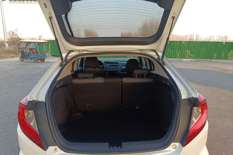Used Honda Gienia 2017 1.5L Manual Classic Edition Trunk