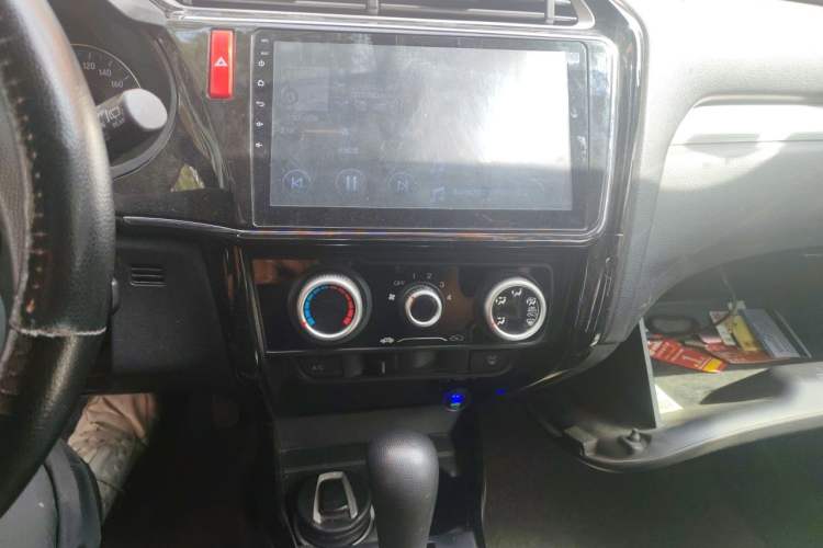 Used Honda Gienia 2017 1.5L CVT Comfort Version Audio And AC Panel