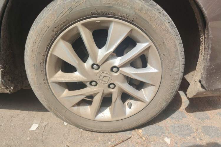 Used Honda Gienia 2017 1.5L CVT Comfort Version Right Front Wheel Hub
