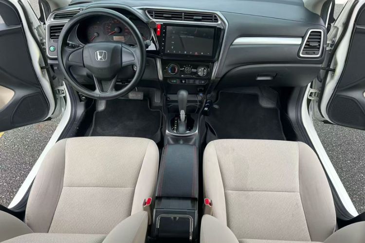 Used Honda Greiz 2016 1.5L CVT Classic Edition Interior 1