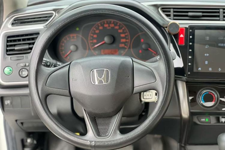 Used Honda Greiz 2016 1.5L CVT Classic Edition Interior 3