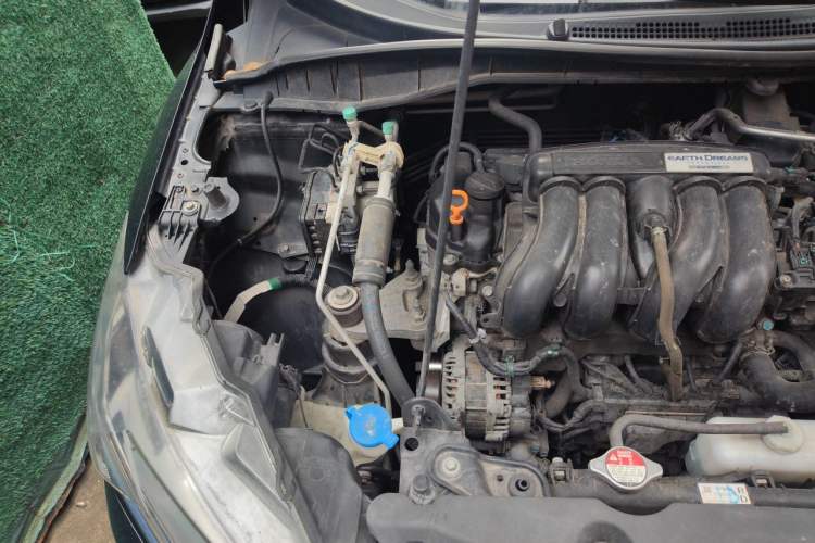 Used Honda Greiz 2016 1.5L CVT Comfort Version Engine Bay Right