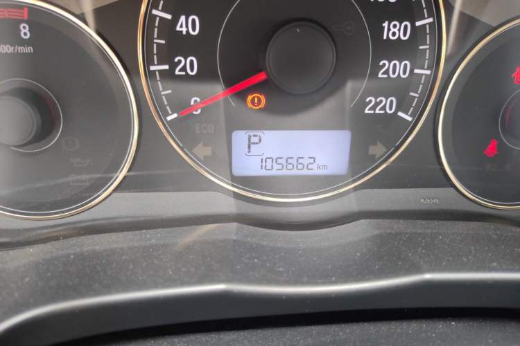 Used Honda Greiz 2016 1.5L CVT Comfort Version Odometer Close Up