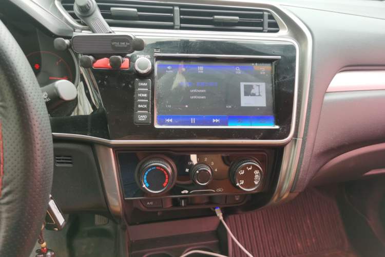 Used Honda Greiz 2016 1.5L Manual Classic Edition Audio And AC Panel