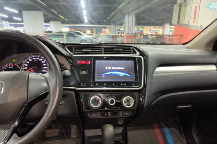 Used Honda Greiz 2016 1.5L CVT Fashion Edition Audio And AC Panel