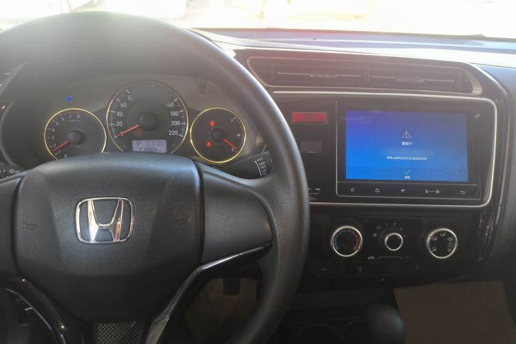 Used Honda Greiz 2016 1.5L CVT Fashion Edition Center Console