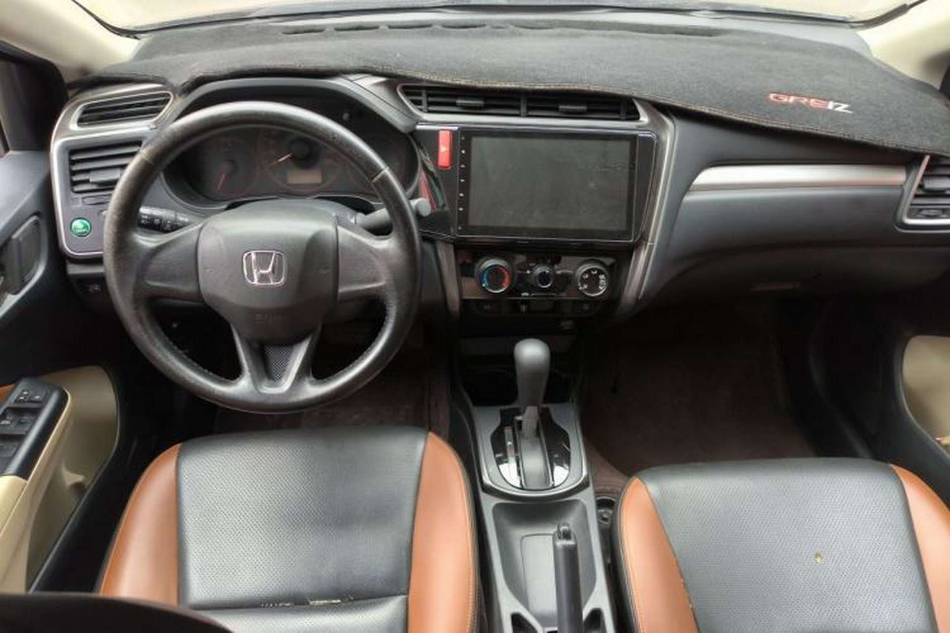Used Honda Greiz 2016 1.5L CVT Classic Edition Center Console