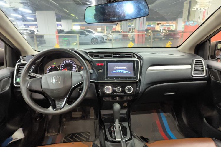 Used Honda Greiz 2016 1.5L CVT Fashion Edition Center Console
