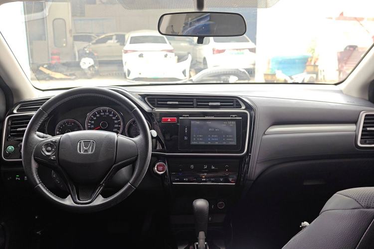 Used Honda Greiz 2016 1.5L CVT Luxury Edition Center Console